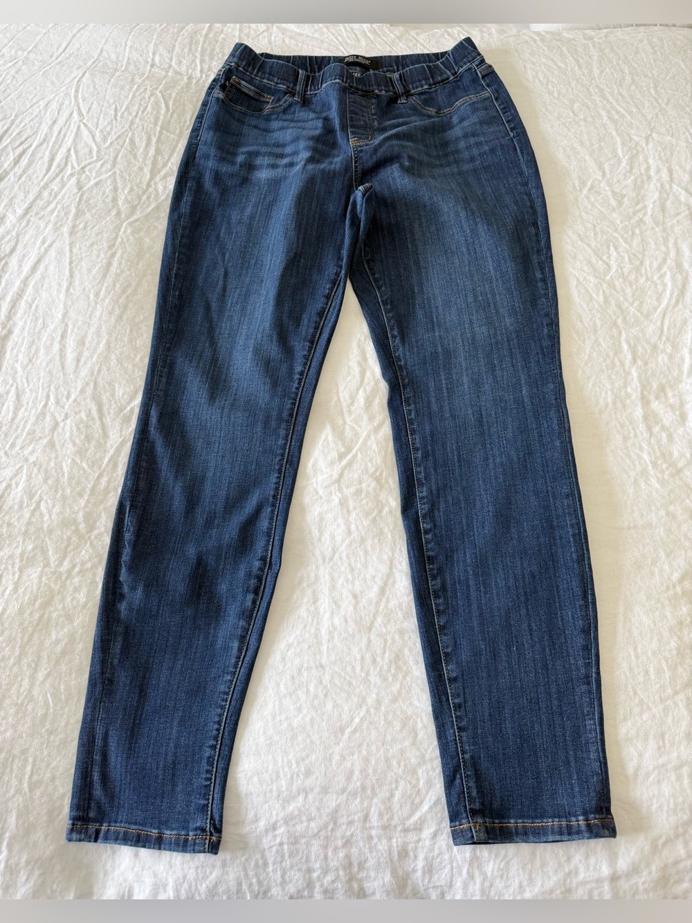 Judy Blue | SZ 13/31 | Blue Lara Pull On Elastic Waist Slim Leg Jeans | Cuffed